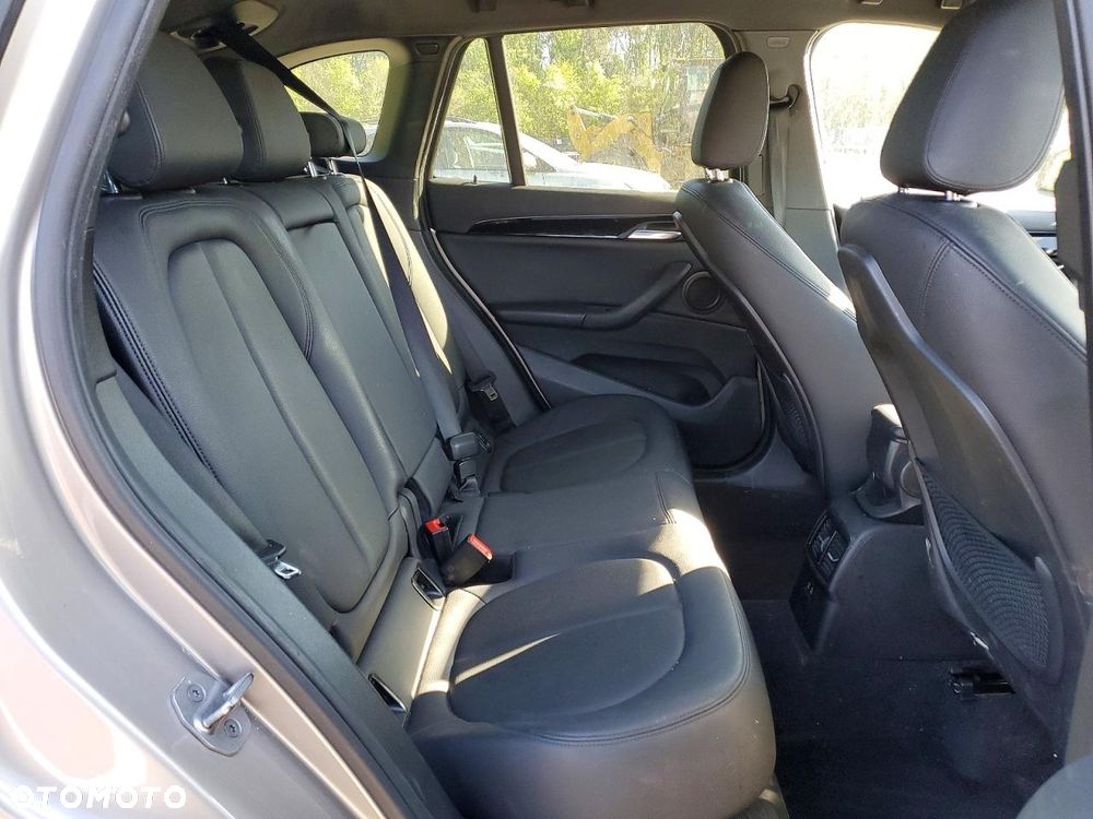 BMW X1 xDrive28i xLine - 12