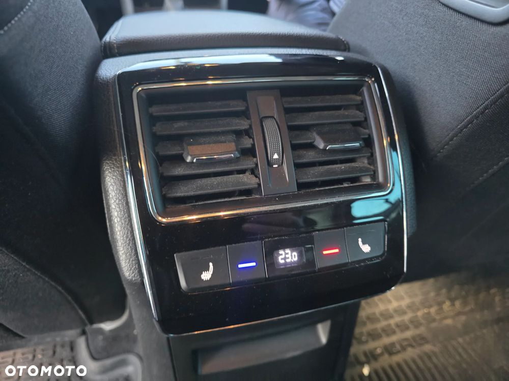 Skoda Superb 2.0 TDI SCR 4x4 Style DSG - 15