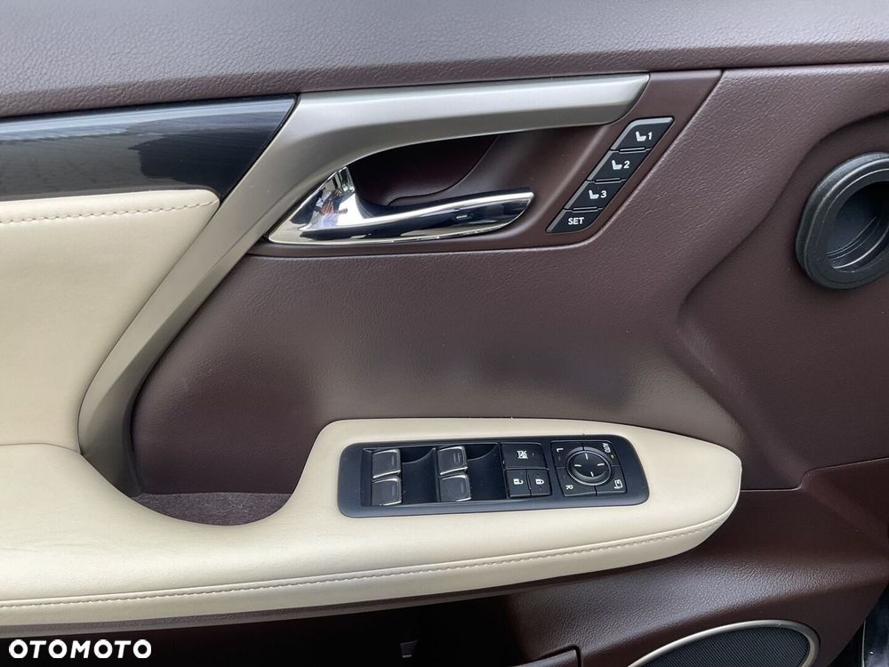 Lexus RX - 18