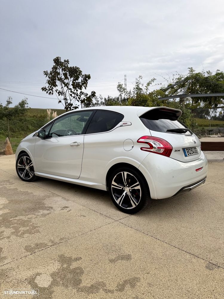 Peugeot 208 GTI 200 THP - 3