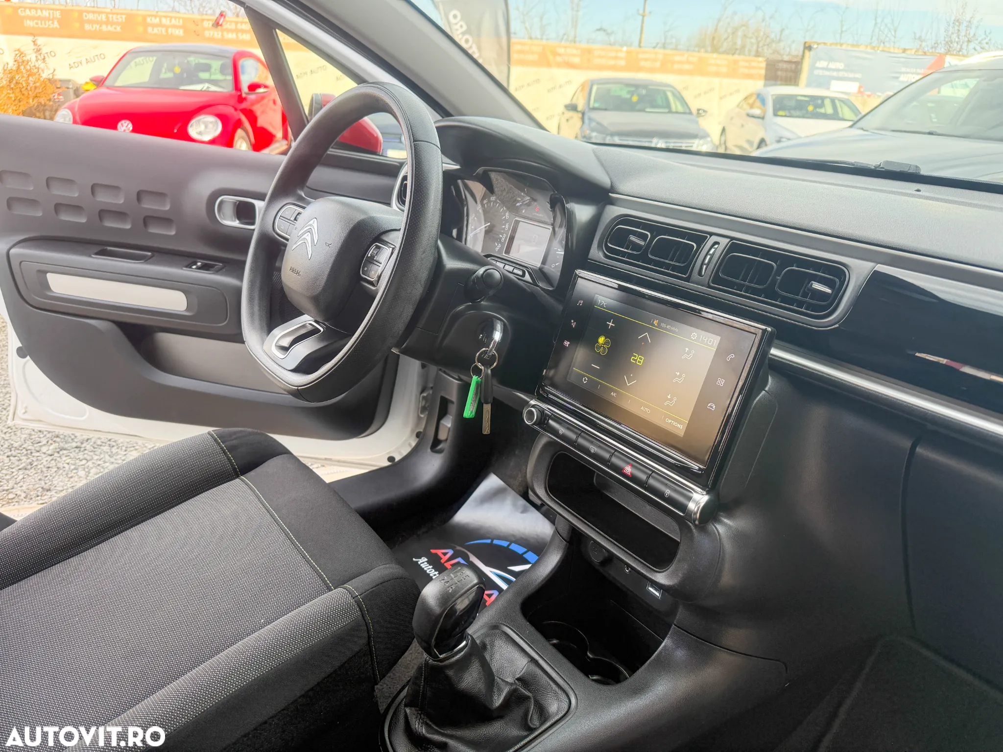 Citroën C3 1.2 PureTech BVM Shine - 16