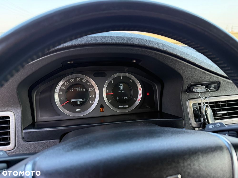 Volvo XC 70 D5 AWD Momentum - 27