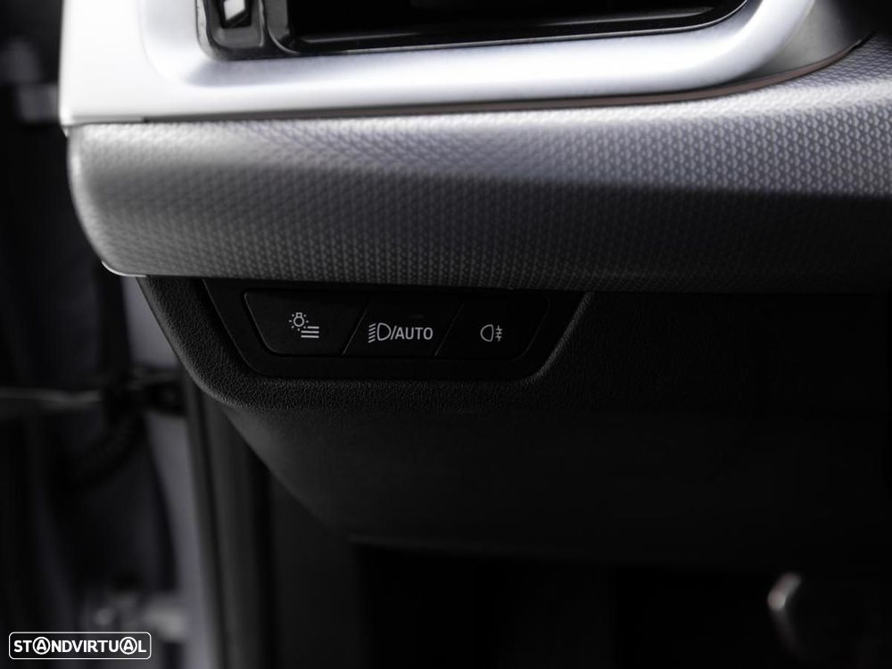 BMW iX2 eDrive20 Pack Desportivo M - 19