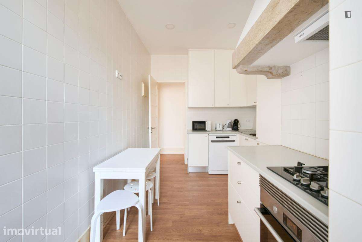 Quarto - localizado em Marquês de Pombal Lisbon - Grande imagem: 5/22