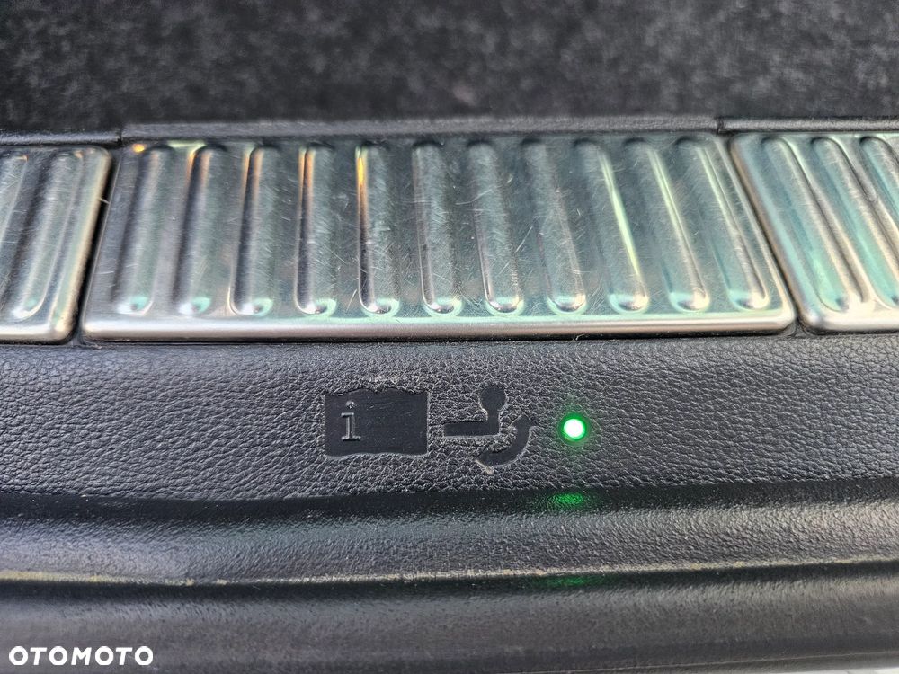 Skoda Superb 2.0 TDI DSG Premium Edition - 30