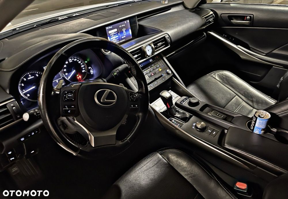 Lexus IS - 2