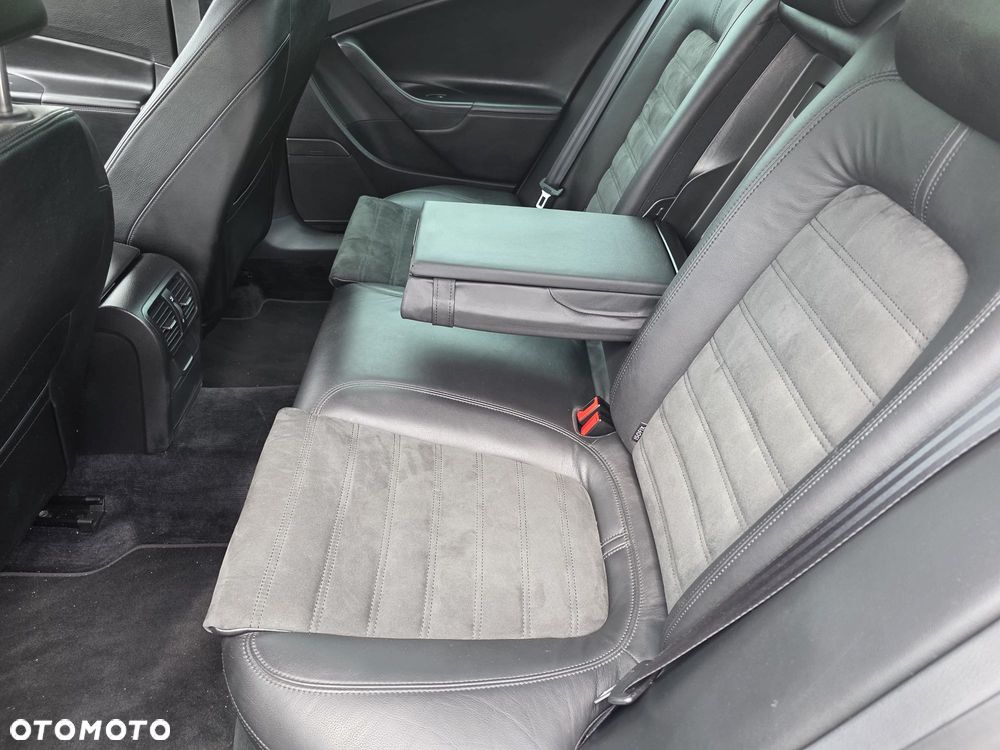 Volkswagen Passat - 31
