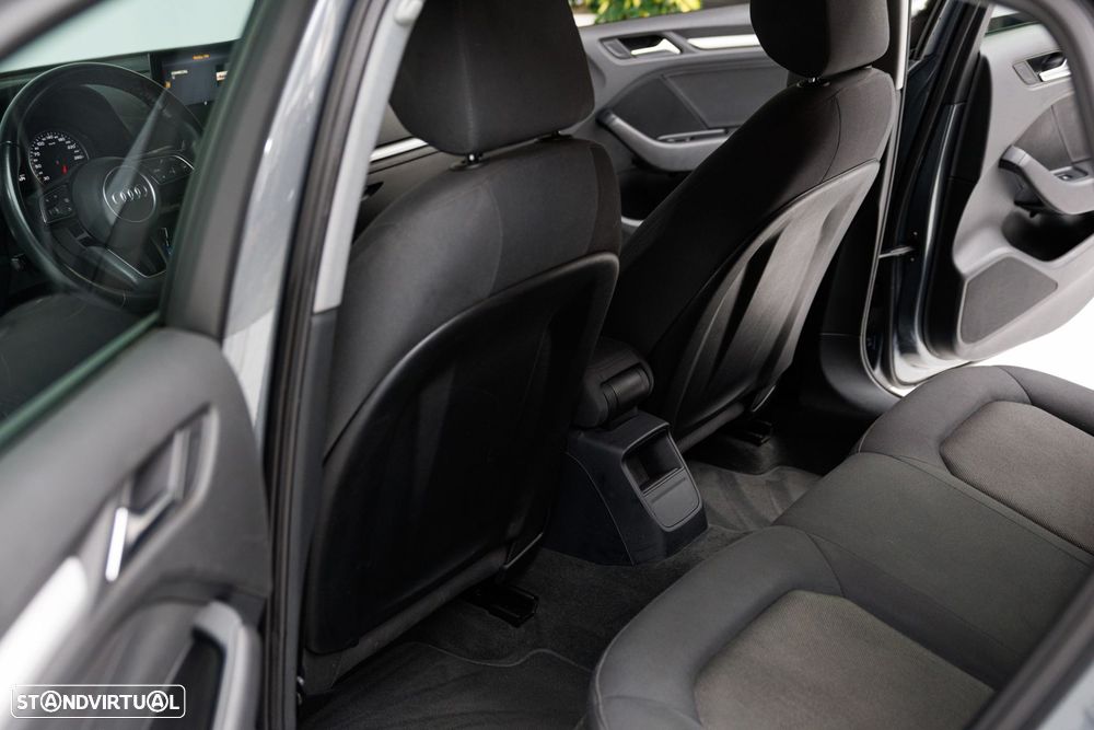 Audi A3 Limousine 30 TDI - 16