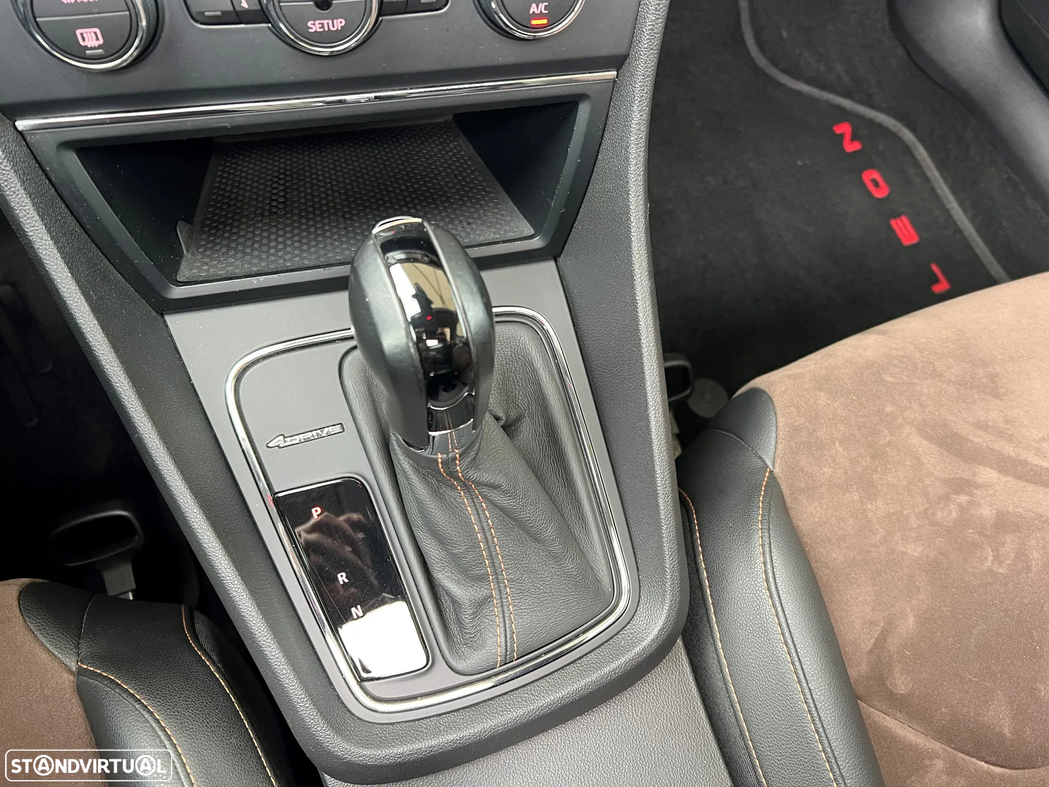 SEAT Leon X-Perience 2.0 TDi DSG 4Drive - 37