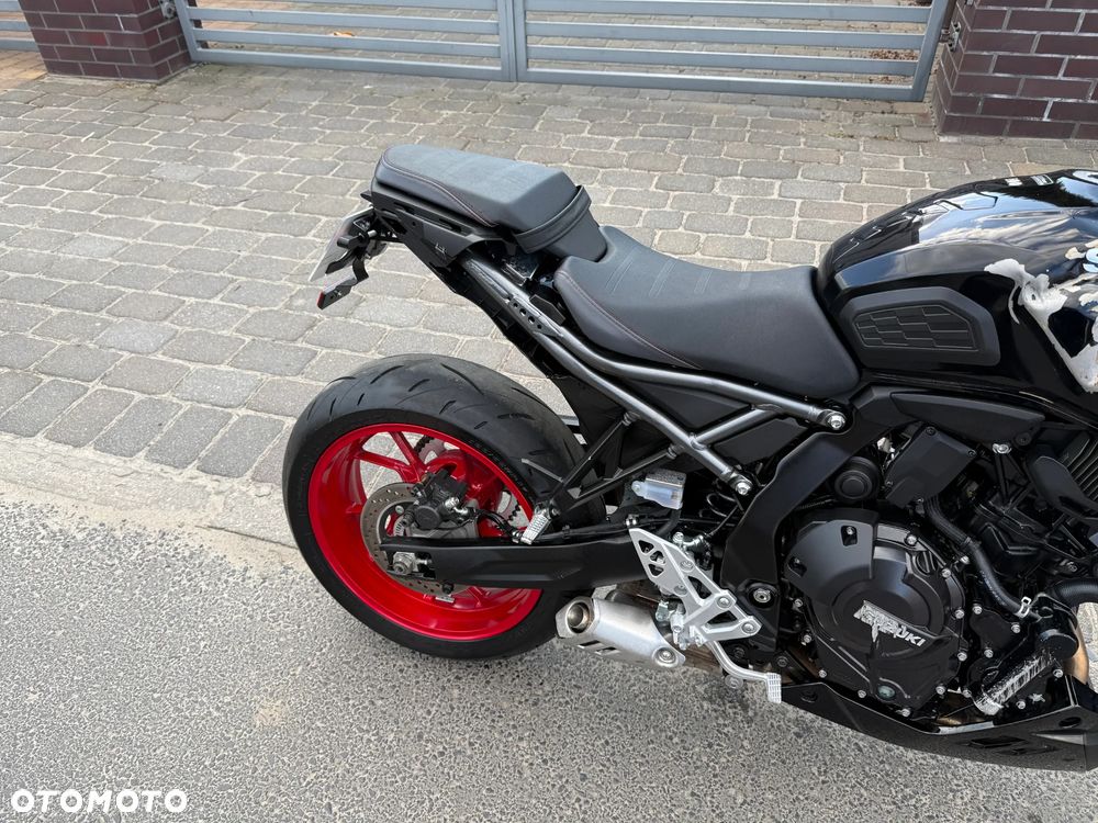 Suzuki GSX - 31