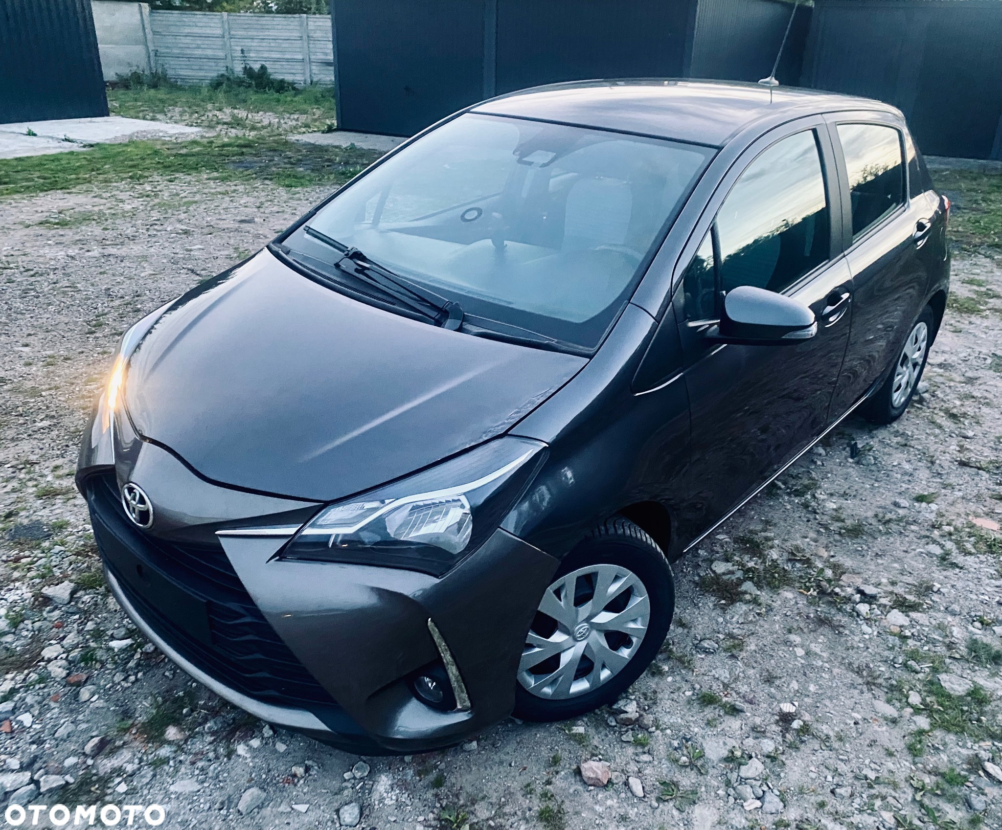 Toyota Yaris - 25