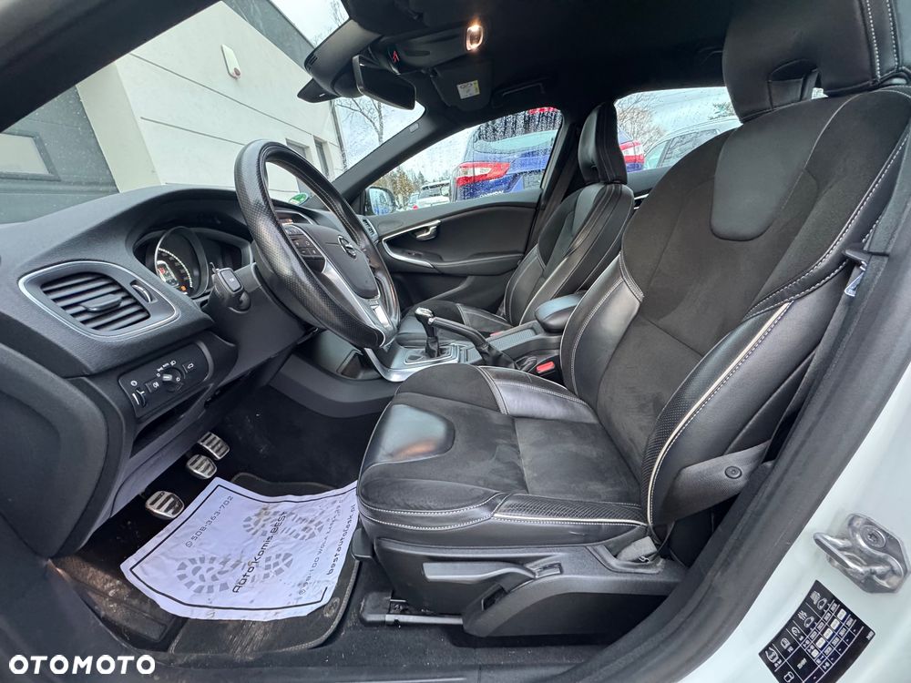 Volvo V40 D2 RDesign - 16