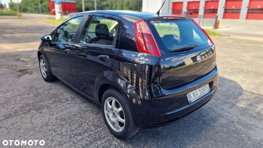 Fiat Grande Punto 1.4 8V - 38