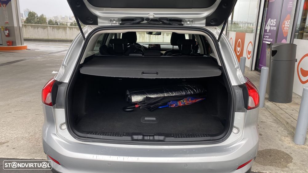 Ford Focus SW 1.5 TDCi EcoBlue Business - 20
