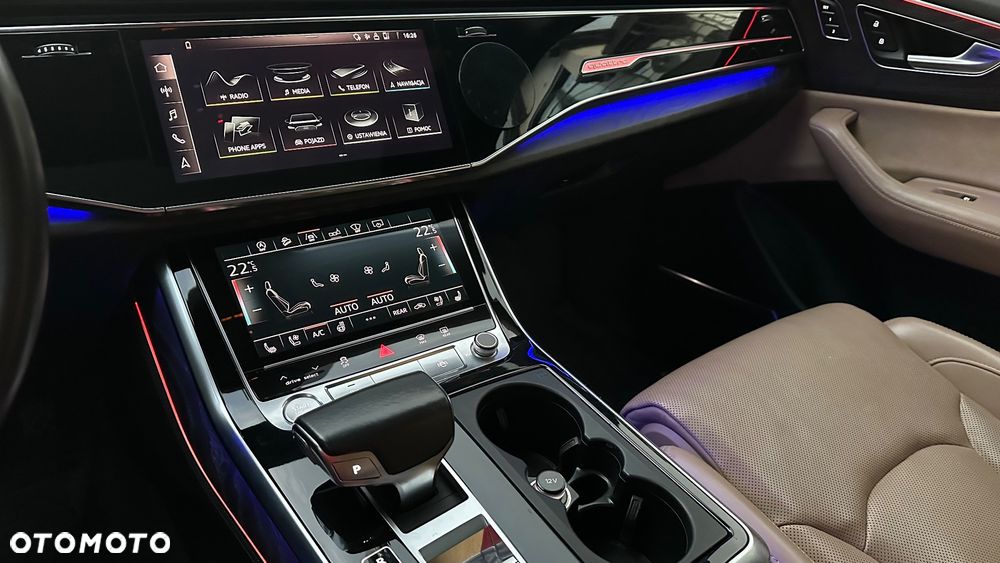 Audi Q8 55 TFSI quattro tiptronic - 18