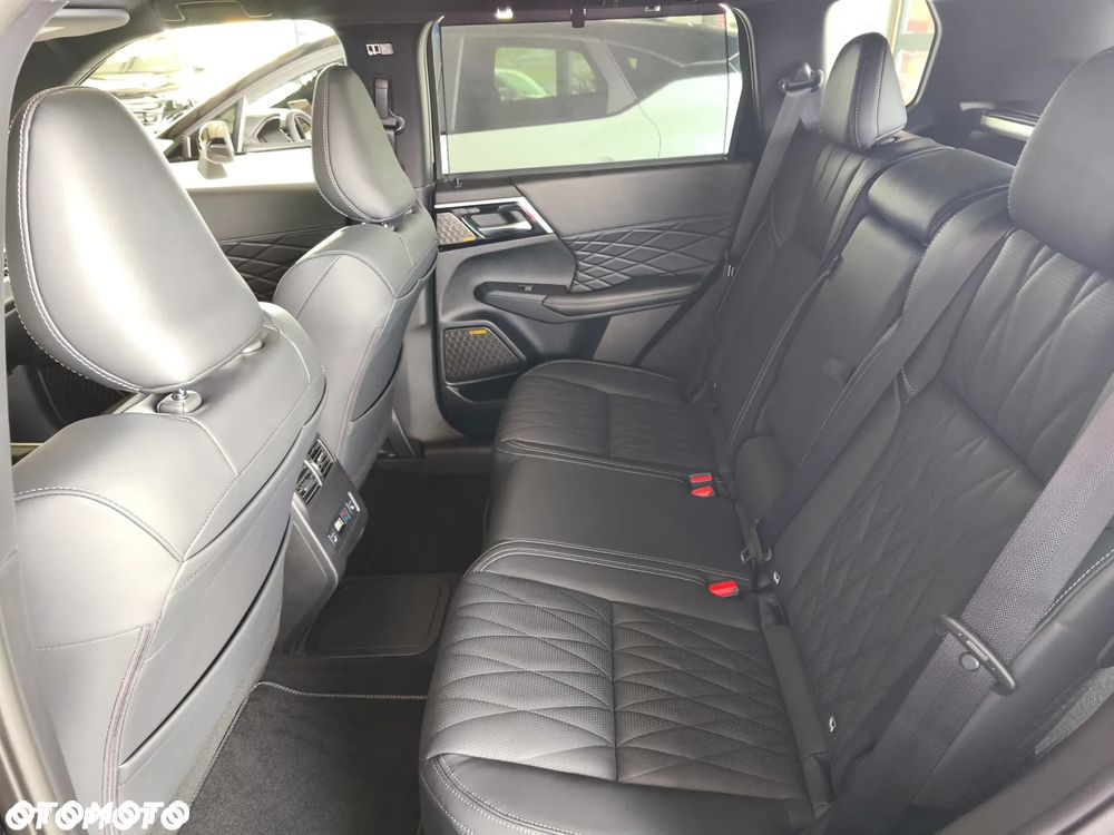 Mitsubishi Outlander Black Edition - 21