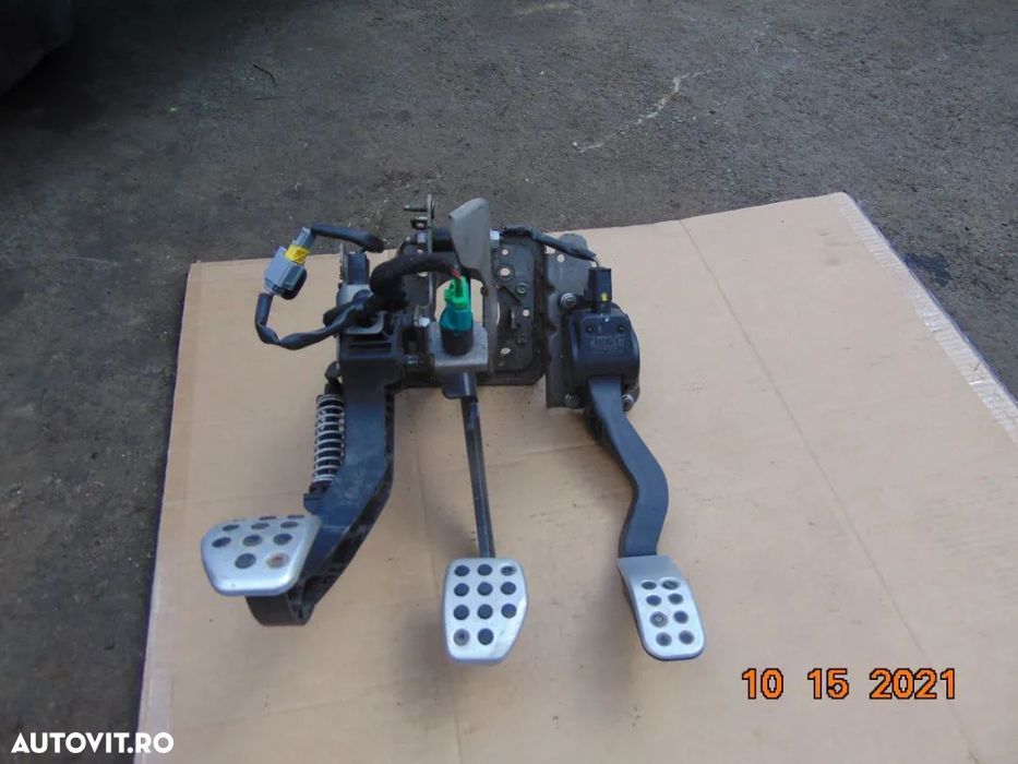 Pedala acceleratie Peugeot 307 2001-2008 pedalier 307 dezmembrez - 1