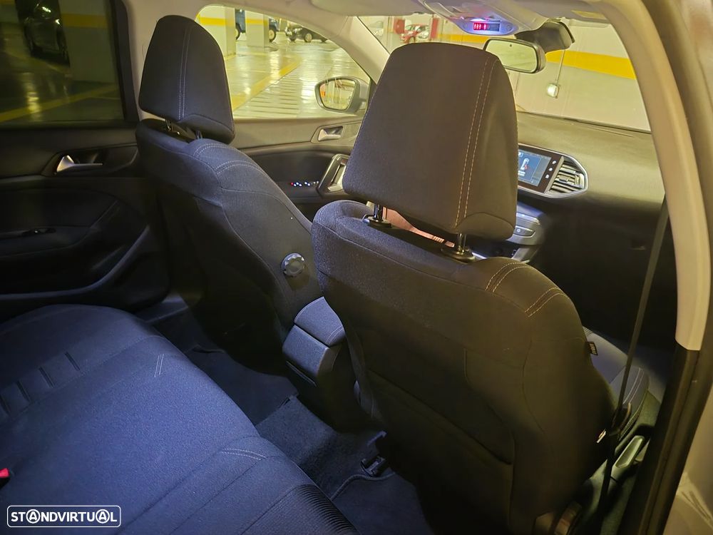 Peugeot 308 SW e-HDi 115 Stop & Start Allure - 34
