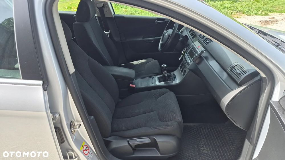 Volkswagen Passat 2.0 TDI Comfortline - 9