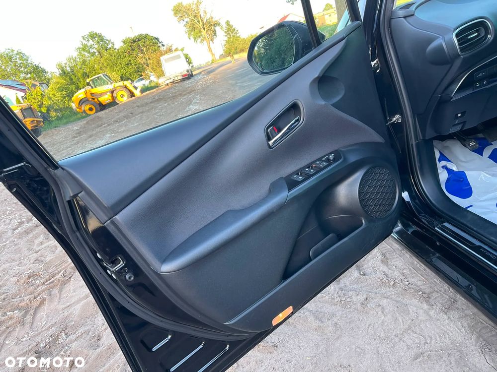 Toyota Prius Hybrid - 21