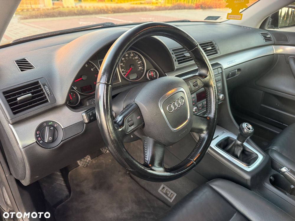 Audi A4 Limousine - 12