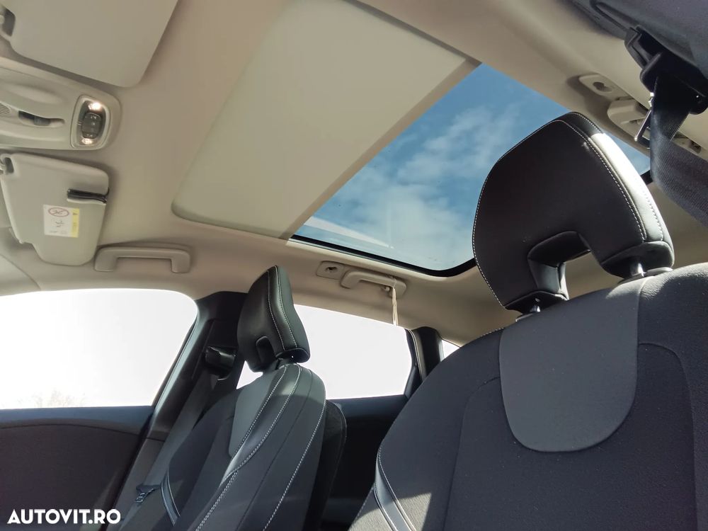Volvo V40 D3 Momentum - 8