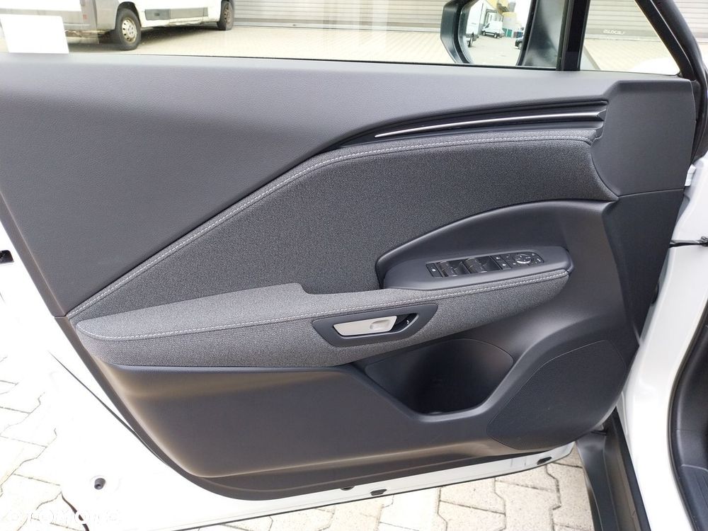 Lexus LBX 1.5 Hybrid - 17
