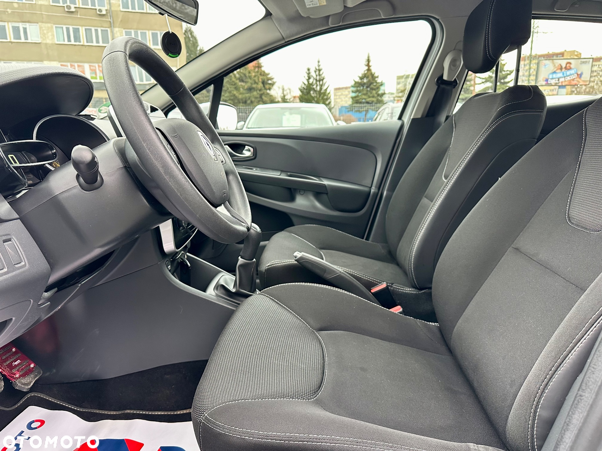 Renault Clio 1.2 16V 75 Dynamique - 13