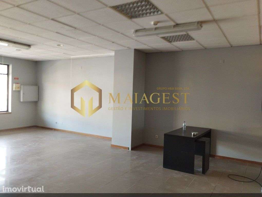 Loja em S. Mamede Infesta com 2 Escritórios - Grande imagem: 3/22