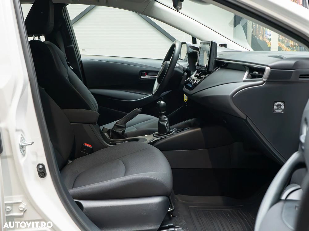 Toyota Corolla Sedan 1.5 TNGA MT Business - 18
