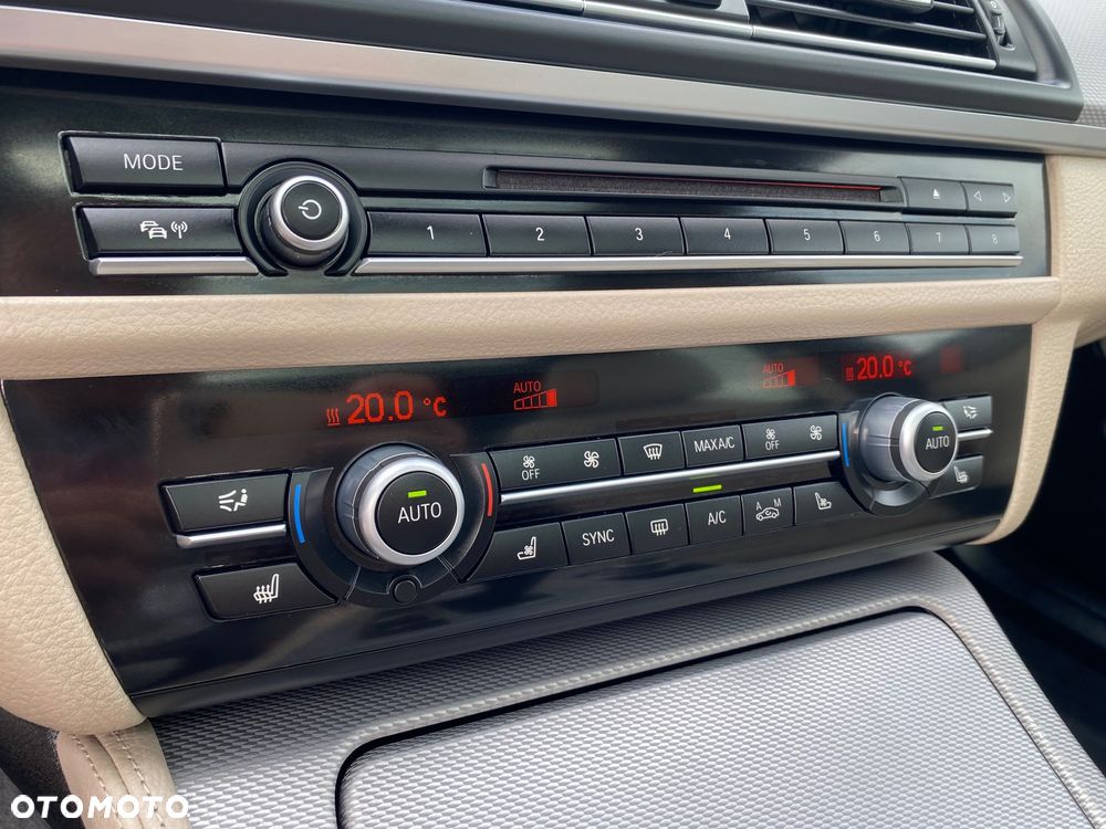 BMW Seria 5 520d Touring - 33