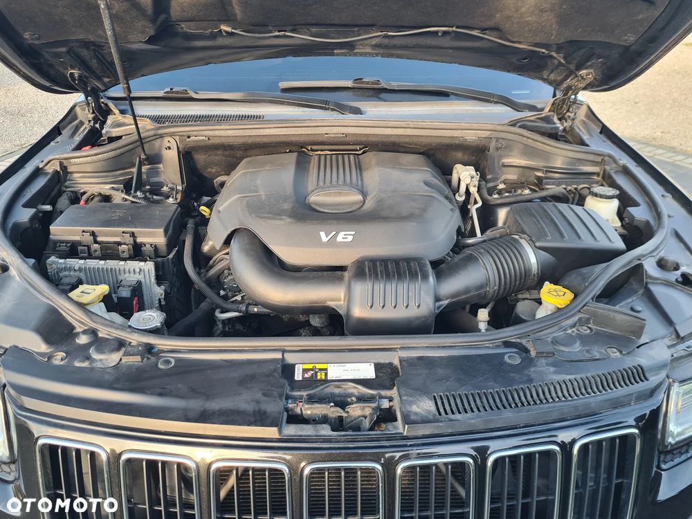 Jeep Grand Cherokee - 23