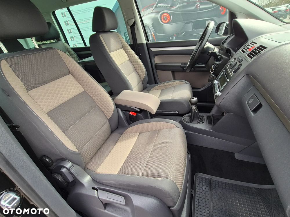 Volkswagen Touran 1.4 TSI Cross - 33
