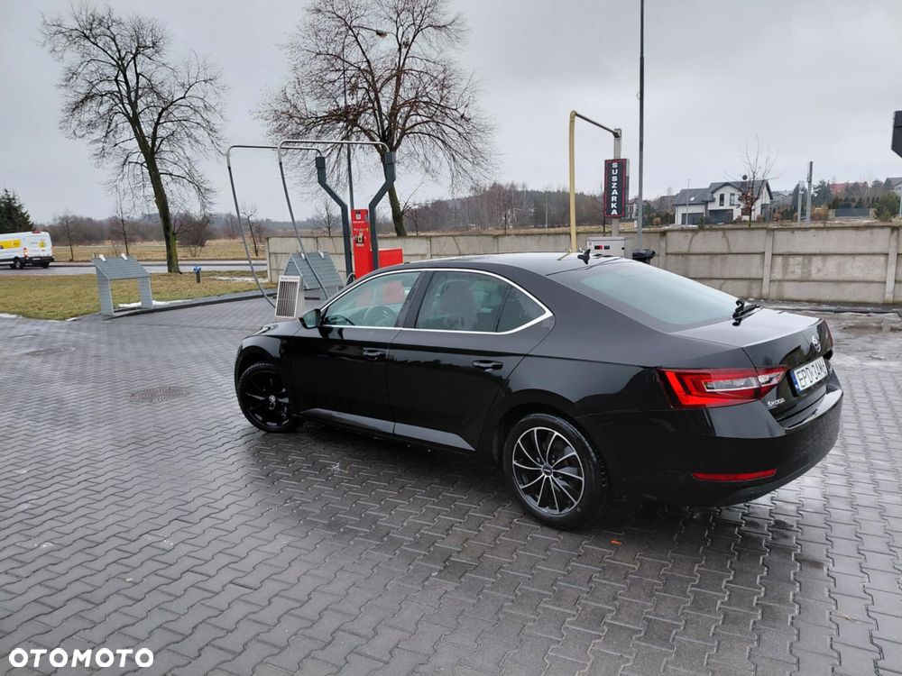 Skoda Superb 1.6 TDI Ambition DSG - 4