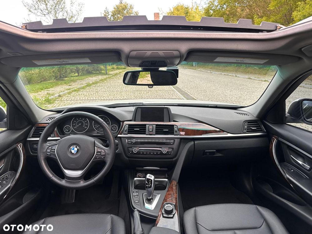BMW Seria 3 328i Sport Line - 9