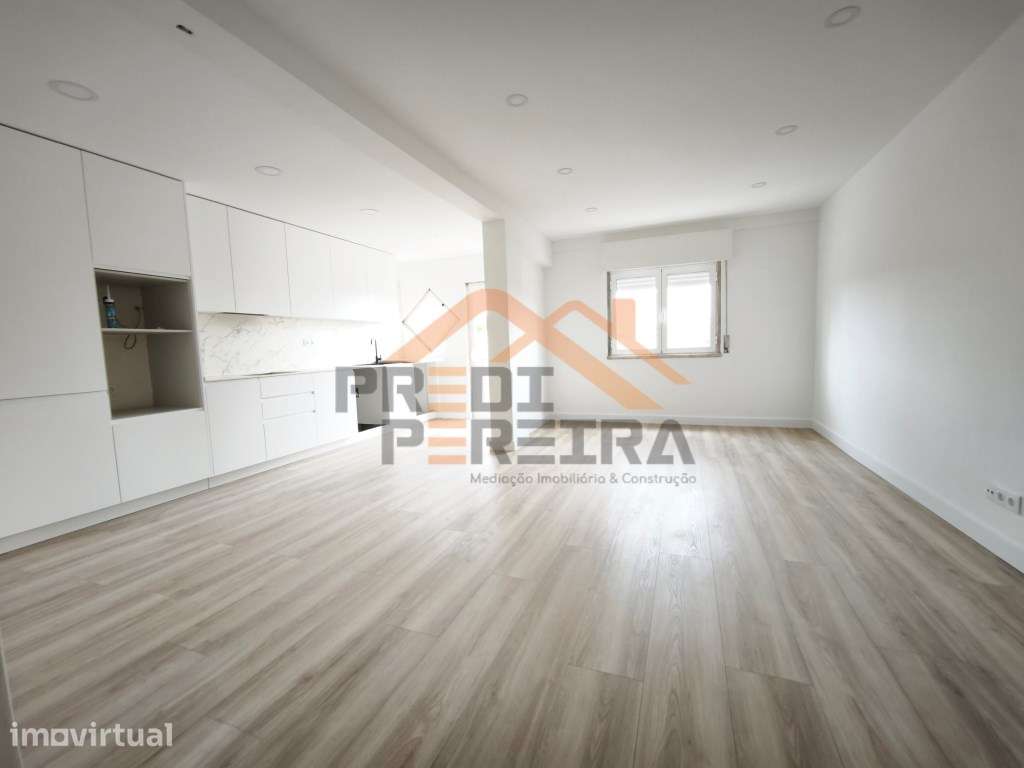 T3 remodelado, com varanda fechada, situado no porto da Paiã. - Grande imagem: 5/22