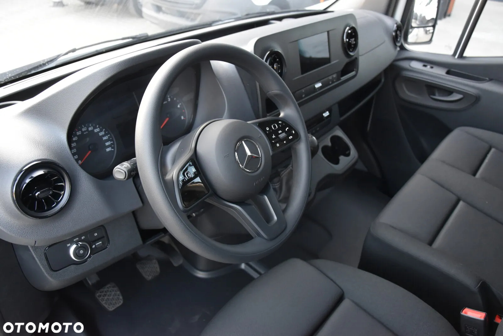 Mercedes-Benz Sprinter - 7