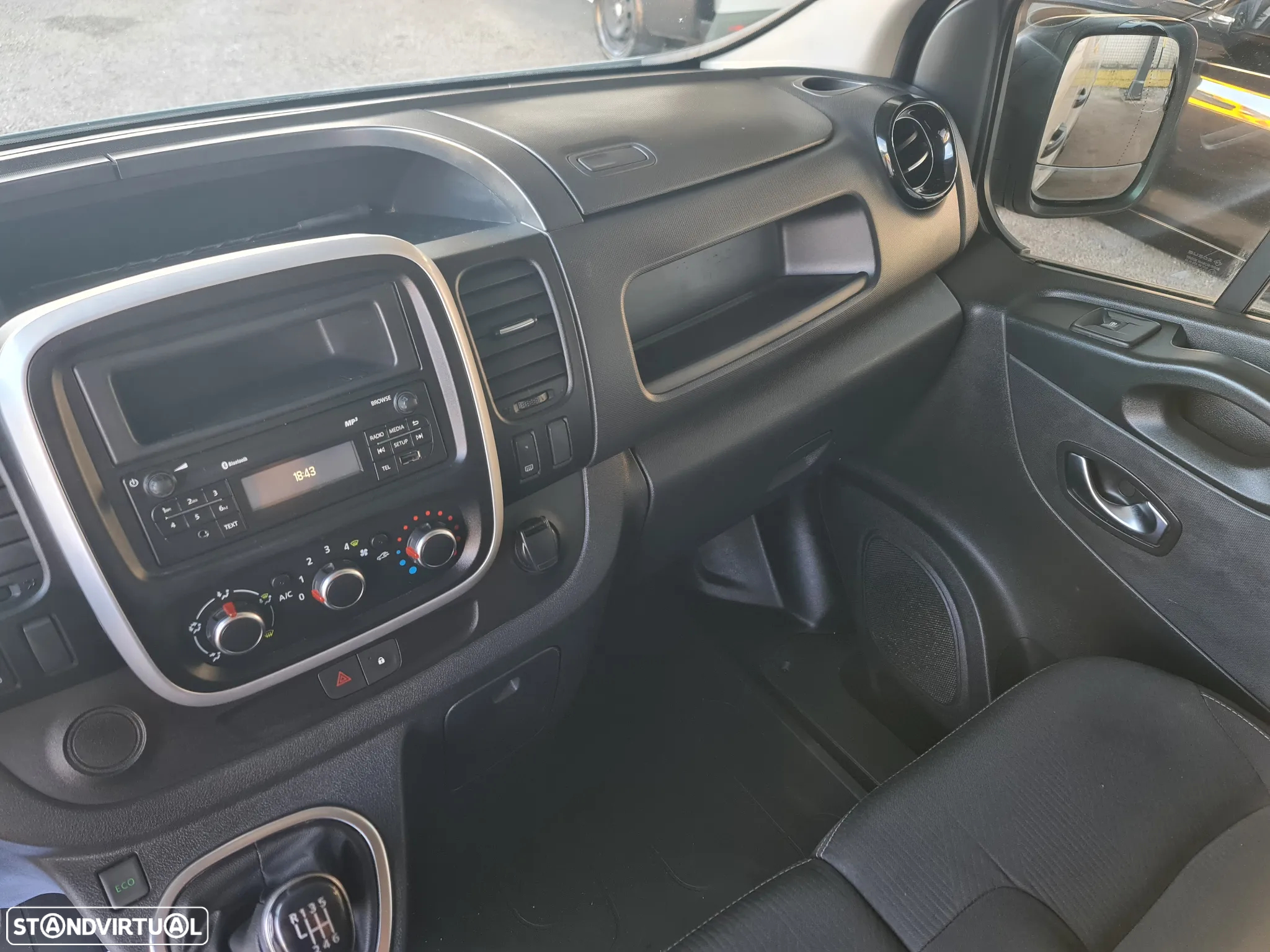 Renault TRAFIC 2.0 Dci 120CV * 6 Lug /Bluetooth/ AC/ IVA DEDUTÍVEL * - 29