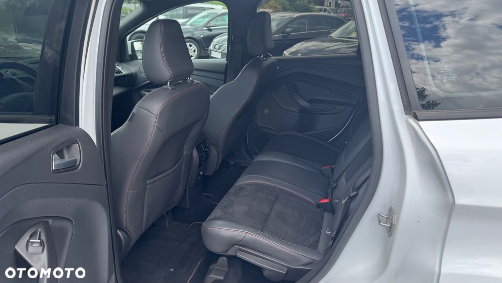 Ford Kuga 1.5 EcoBoost 2x4 ST-Line - 26