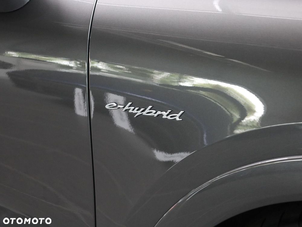 Porsche Cayenne - 35