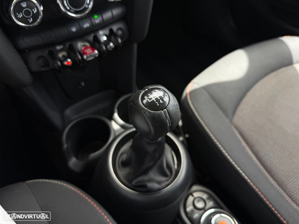 MINI 3 Portas One D - 37