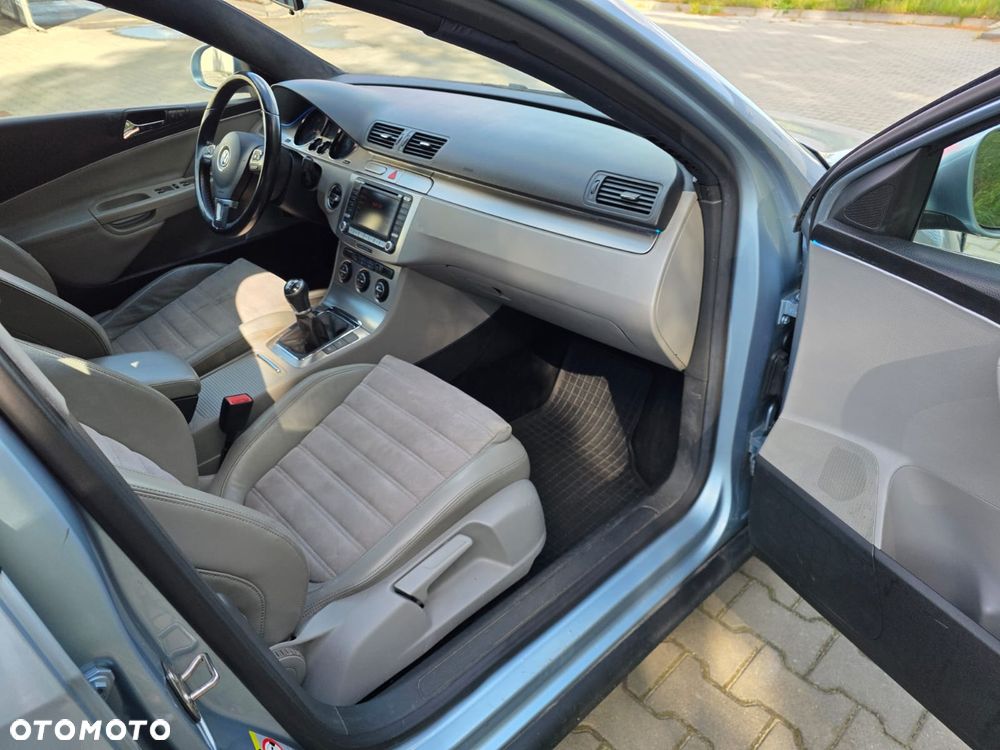 Volkswagen Passat 2.0 TDI 4Mot Highline - 14