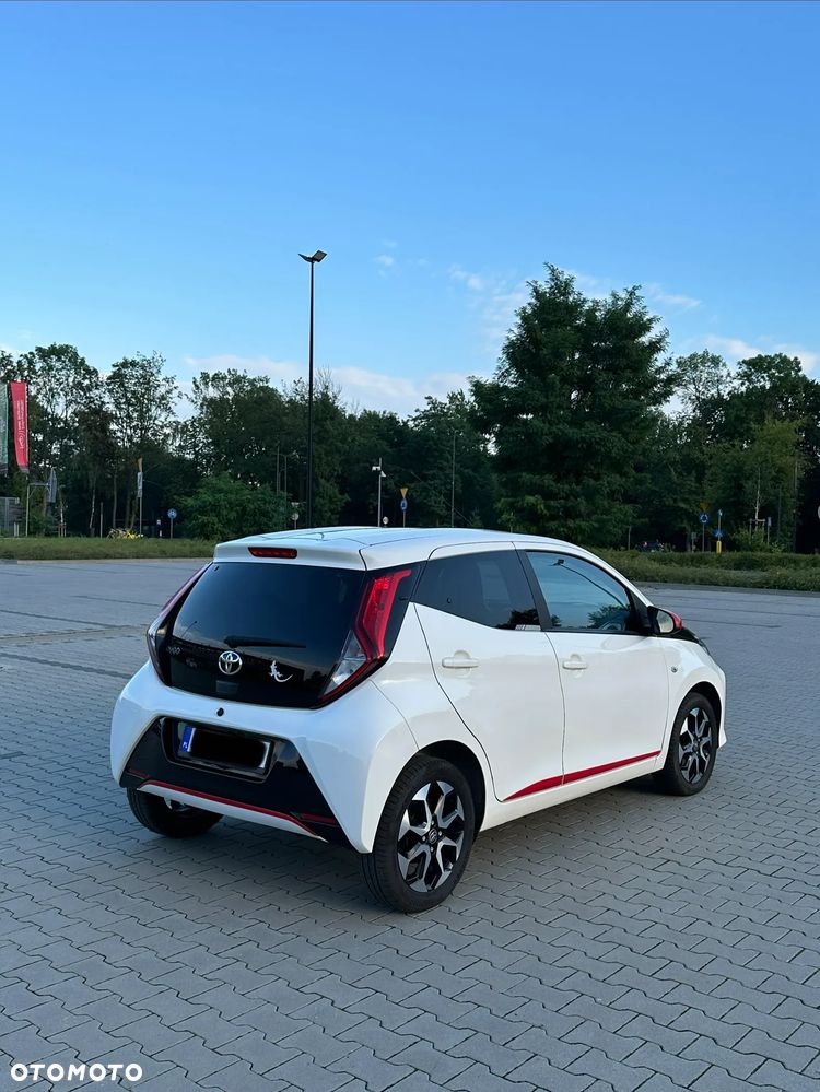 Toyota Aygo x-play - 4