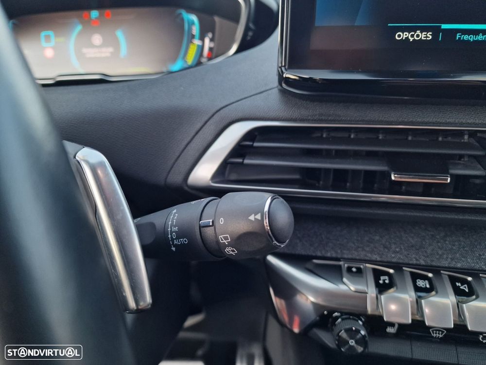 Peugeot 3008 Hybrid 225 e-EAT8 Roadtrip - 26