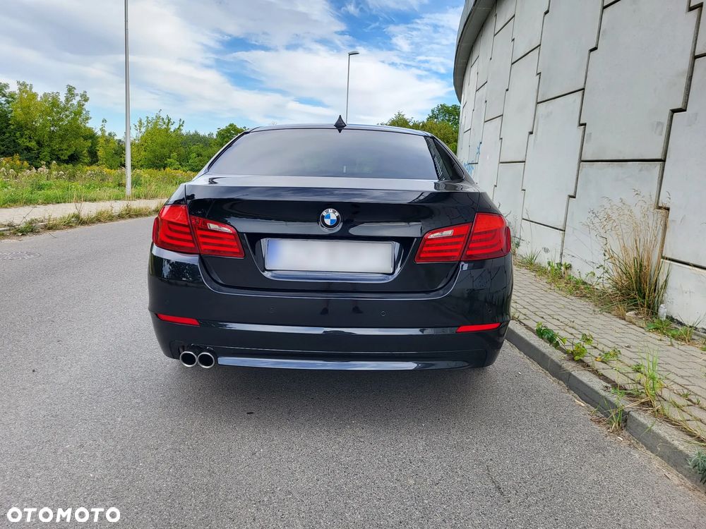 BMW Seria 5 525d xDrive - 5