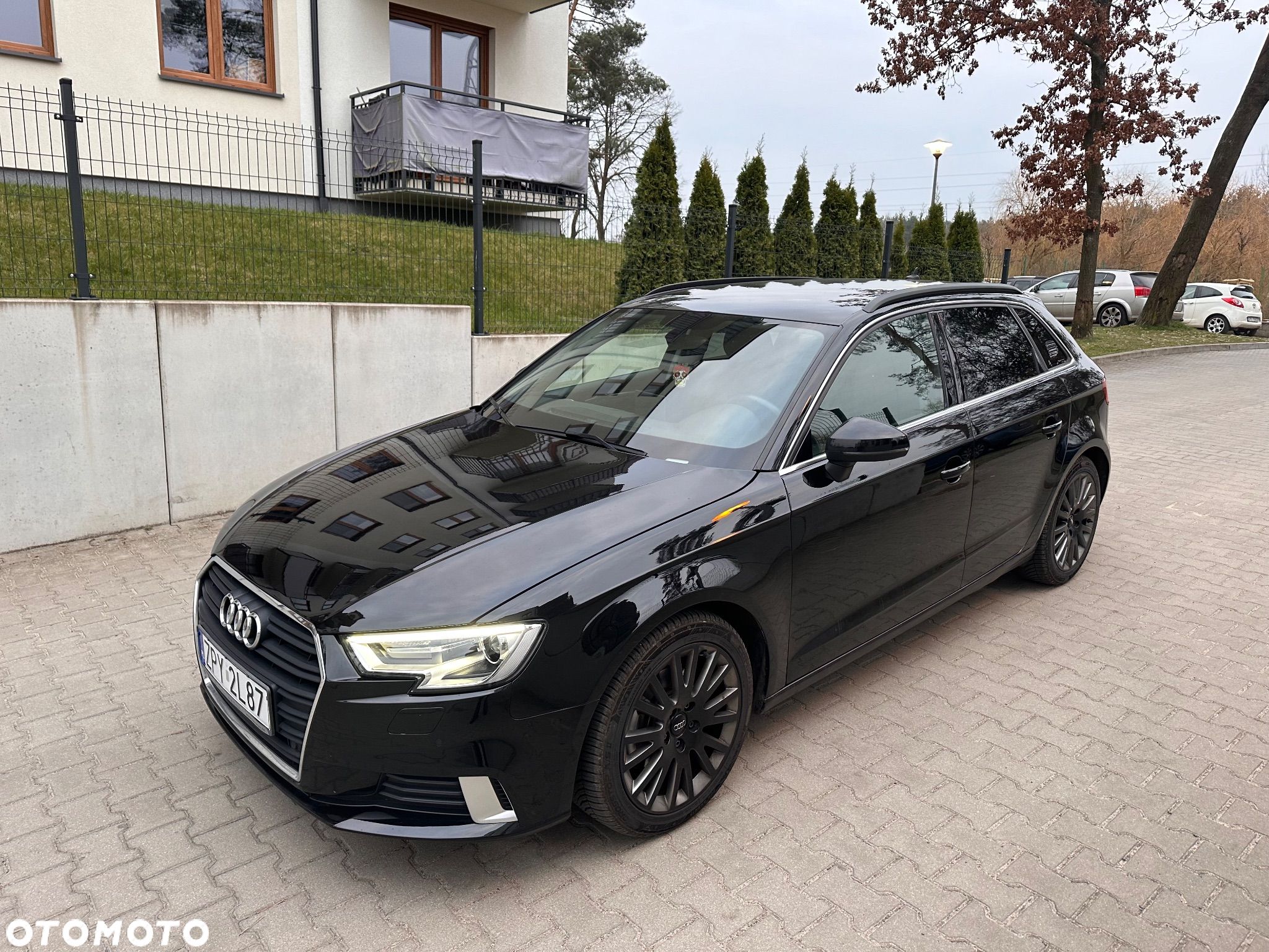 Audi A3 30 TFSI Limousine - 1