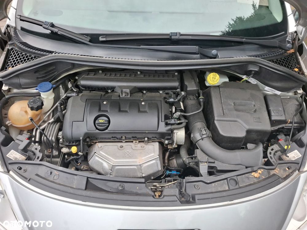 Peugeot 207 1.6 VTi Sporty - 16