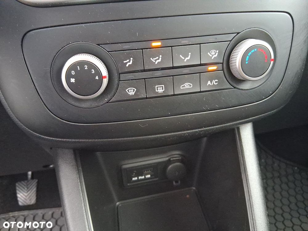 Kia Venga 1.4 M - 27