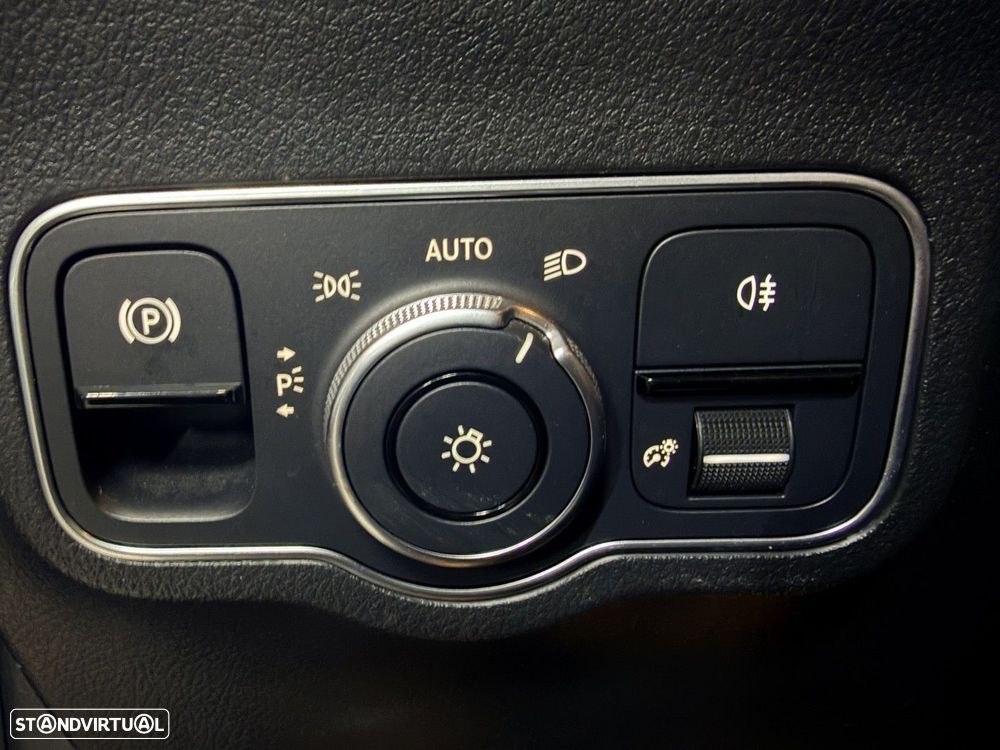 Mercedes-Benz GLA 250 e AMG Line - 24