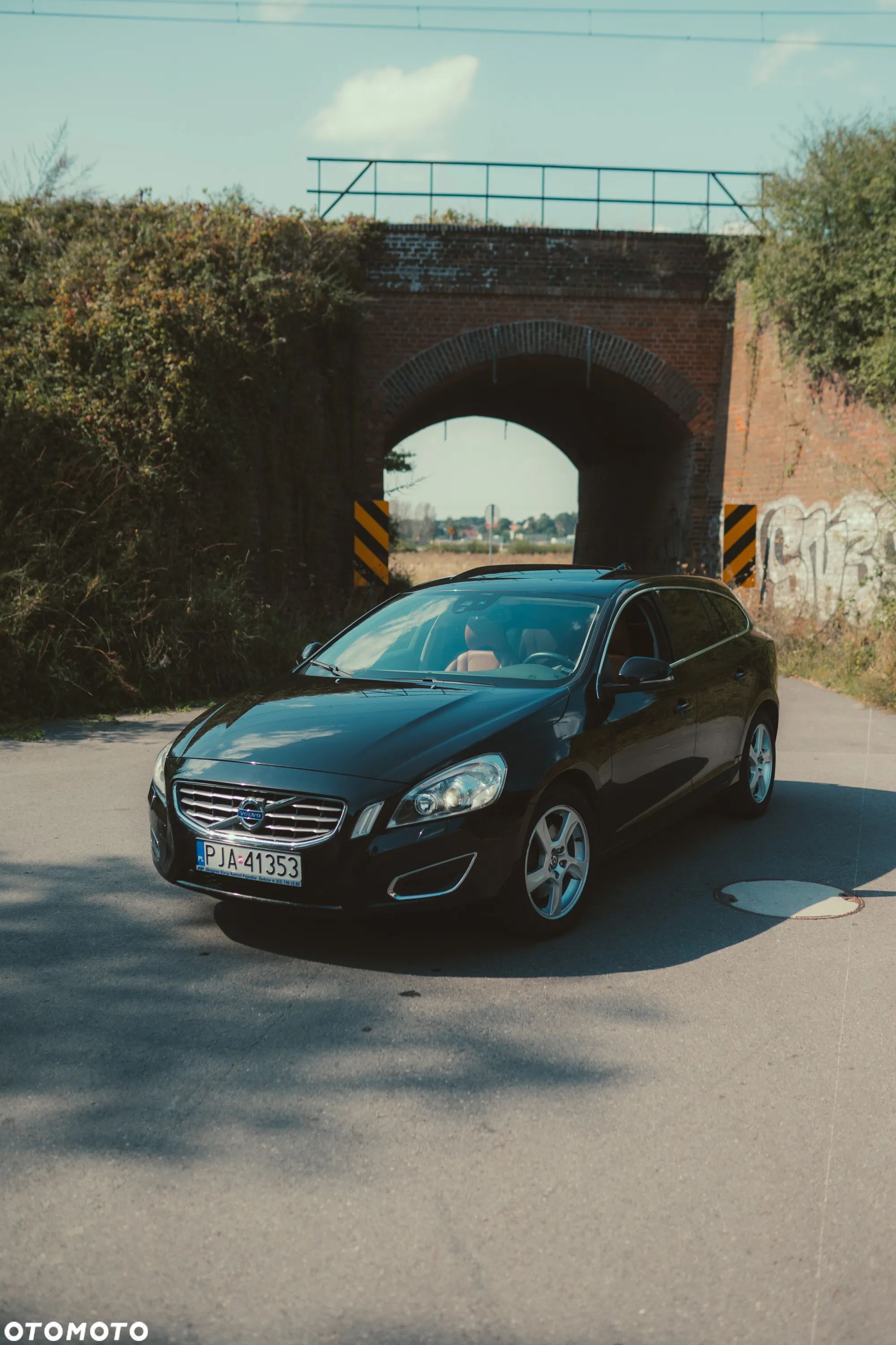 Volvo V60 T6 AWD Geartronic Summum - 1